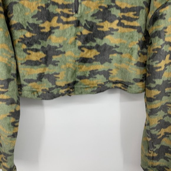 Urban Outfitters Sweater Angela Camo Crop Fleece 1/4 Zip Pullover - Picture 4 of 10